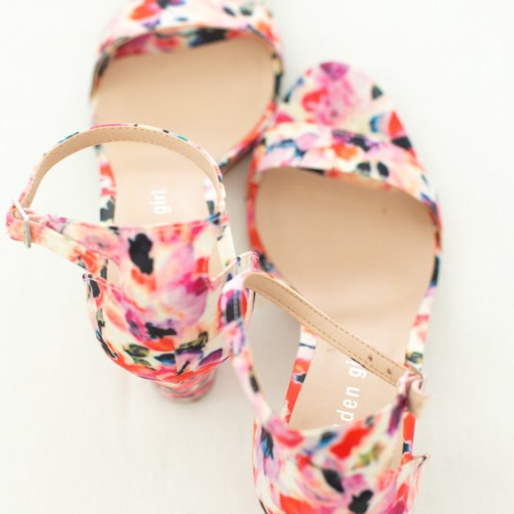 Madden Girl Sandals - Picture 6 of 11